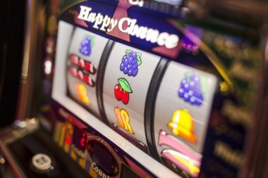 Live roulette table with multi-camera feed